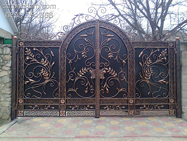 cửa cổng sắt 4 cánh đẹp