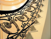 Cầu thang sắt mỹ thuật tôn vinh vẻ đẹp nội thất